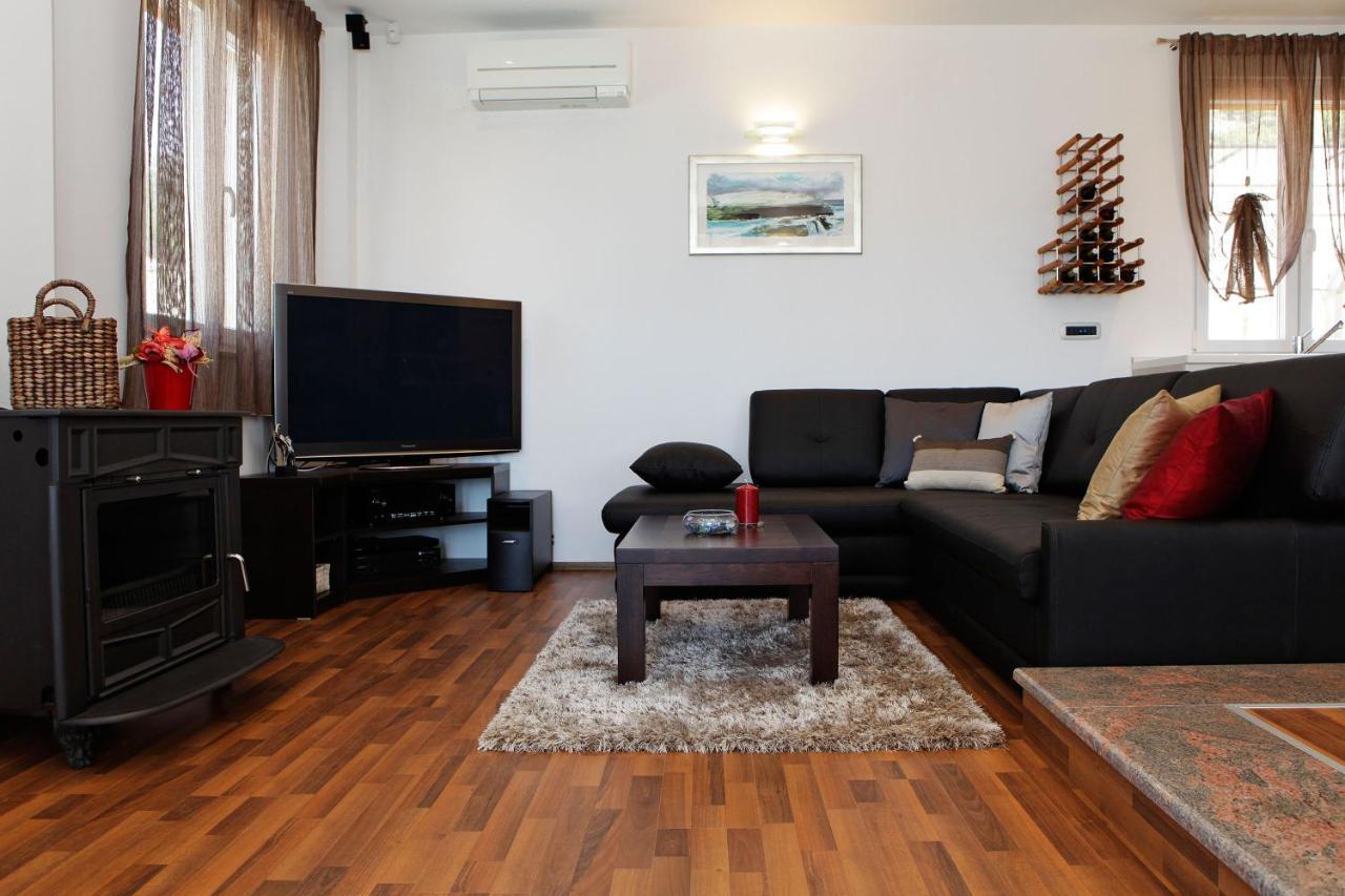 Villa Nera Bol Bagian luar foto